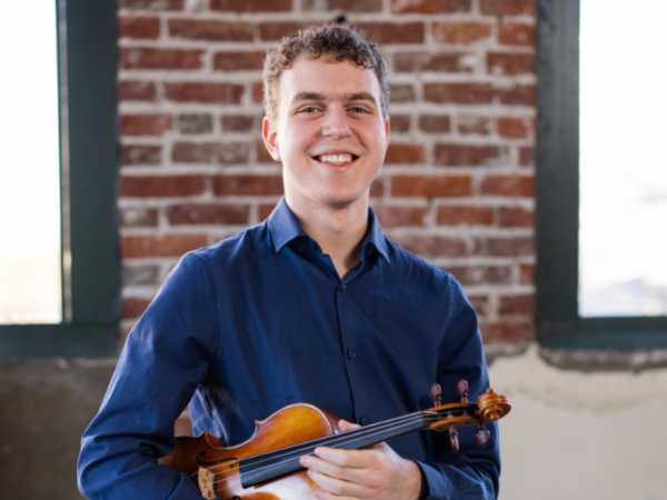 Violinist and pianist Amir Avsker